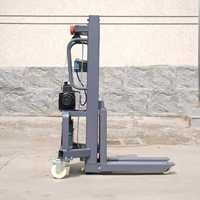 Chariot élévateur électrique, hauteur de levage de 160 cm, capacité de charge nominale de 300 kg.