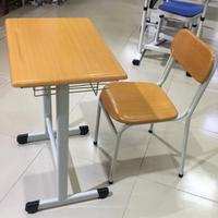 Chaises de bureau pour étudiant simple Offre Spéciale conçues sur mesure Table d'étude de mobilier scolaire en bois avec construction en métal durable