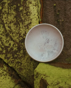 Beau bol en résine fait à la main durable et élégant coulé à la main avec plusieurs motifs idéal pour les clés de fruits, les aliments ou l'affichage - Product Image 5