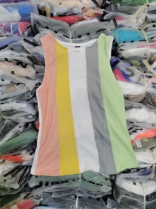 Lote de Ropa de Mujer de Moda 2025, Surtido de Tops Cortos, Ropa al Por Mayor, Nueva de Marca - Product Image 4