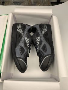 Sneakers unisexes légères et tendance avec empeigne en mesh, design à lacets et bout fermé, tendance mode été automne hiver - Product Image 2