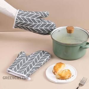 Custom Logo Oven Mitts Cotton Gloves Heat Resistant Non - Slip Gloves for Cooking Baking Grilling With <strong>Pot</strong> <strong>Holders</strong> - Product Image 6