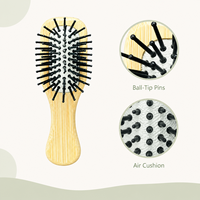 Brosse à cheveux démêlante portable en bambou mini avec coussin d'air et picots à pointe ronde en nylon, personnalisable avec logo OEM & ODM – Vente en gros