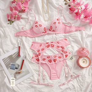 Collection de lingerie personnalisée pour la Saint-Valentin, soutien-gorge imprimé lèvres sensuelles avec dos à lacets, culotte transparente, ensemble 3 pièces - Product Image 1