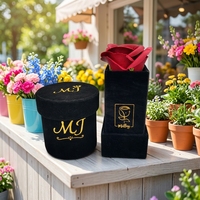 Boîtes en carton carrées personnalisées avec logo OEM pour la Saint-Valentin, fleurs préservées, finition stratifiée UV, matériaux recyclés pour l'emballage cadeau