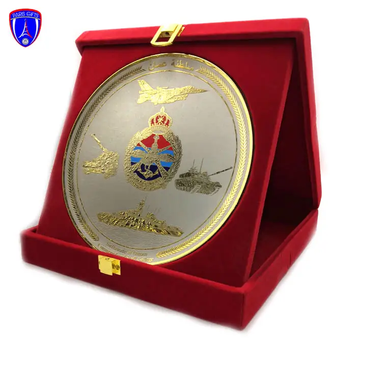 Maßge schneiderte Oman Royal Logos Souvenir Messing Metallplatte Trophäe Kupfer Souvenir Award Metallplatte Plakette mit Holzkiste