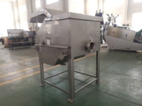 Machine de microfiltration à entrée d'eau externe en acier inoxydable avec tambour à fils en coin pour l'élimination continue des débris dans les fermes piscicoles