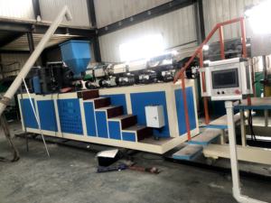 อุปกรณ์สายพานเคลื่อนที่สำหรับงานกันซึมภายนอกอาคาร ผลิตจากวัสดุ HDPE โพลีเมอร์คุณภาพสูง เป็นมิตรต่อสิ่งแวดล้อม สำหรับงานมุงหลังคาด้วยแผ่นกันซึม ยี่ห้อเยว่ฮวา - Product Image 3