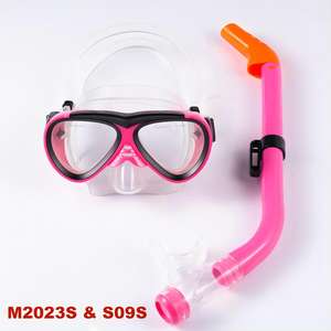 <span class=keywords><strong>Masque</strong></span> <span class=keywords><strong>de</strong></span> libération en silicone à large vue panoramique anti-buée et tube <span class=keywords><strong>de</strong></span> tuba sec anti-fuite Ensemble d'équipement <span class=keywords><strong>de</strong></span> <span class=keywords><strong>plongée</strong></span> en apnée <span class=keywords><strong>pour</strong></span> enfant - Product Image 2
