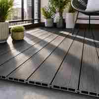 Planches de terrasse en composite bois-plastique (WPC) en gros pour projets de construction de jardins et de patios