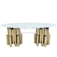 Table à manger ovale luxueuse et moderne avec plateau en verre blanc et base en acier inoxydable doré pour hôtel et cérémonies en plein air