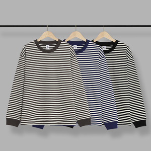 T-shirt a Maniche Lunghe Autunnale 280gsm Pesante a <span class=keywords><strong>Righe</strong></span> <span class=keywords><strong>Blu</strong></span> <span class=keywords><strong>e</strong></span> <span class=keywords><strong>Bianche</strong></span> per Coppia, Maglia Casual Larga da Uomo <span class=keywords><strong>e</strong></span> <span class=keywords><strong>Maglietta</strong></span> Base da Donna - Product Image 4