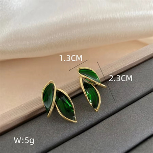 Orecchini a Perno a Forma di Foglia Verde Maillard, Design Coreano, Gioielli in Smalto, Regalo per Donne - Product Image 5