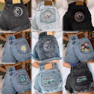 Jeans femininos de verão por atacado, shorts curtos de cintura alta, novos designs, corte solto, pernas largas e bordas ásperas