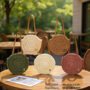 Bolso de hombro grande redondo de papel tejido calado de 33 cm para mujer - Product Image 2