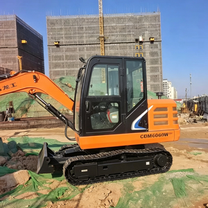 รถขุดไฮดรอลิกแบบมีล้ออเนกประสงค์ CDM6060W พร้อมอุปกรณ์เปลี่ยนเร็วสำหรับงานขุดร่องและรื้อถอน - Product Image 1