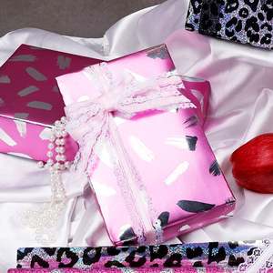 Papier laser de Noël de haute qualité jetable enduit 80g 43*300cm Papier cadeau de luxe personnalisé pour anniversaire Rouleau de papier d'emballage - Product Image 6