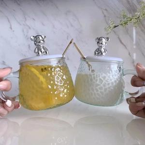 Tasse à café en verre mignonne grande capacité avec poignée et couvercle en silicone 3D motif ours – Offre spéciale - Product Image 6
