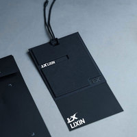 Étiquettes suspendues de luxe en papier gaufré avec dorure à chaud, logo personnalisé, pour marques de mode haut de gamme