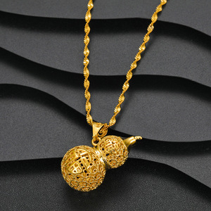 Collana a Forma di Zucca F in Oro Placcato 24K, Collana in Oro Alluvionale per Donna, Stile Zhou Disponibile - Product Image 3
