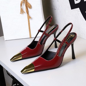 Chaussures pour femmes à talon bas tendance 2025, couleur rouge, avec embout en acier, pointures 34-43 - Product Image 1