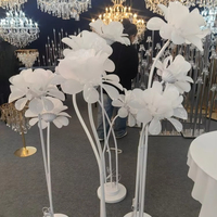 Support de fleurs en cristal LED en fer pour la décoration de mariage, fête, événement, allée, éclairage de route avec alimentation électrique AC