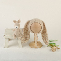 Ensemble chapeau et jouet de lapin de Pâques faits à la main, accessoires photo, bonnet de lapin tricoté, accessoires de photographie pour nouveau-nés