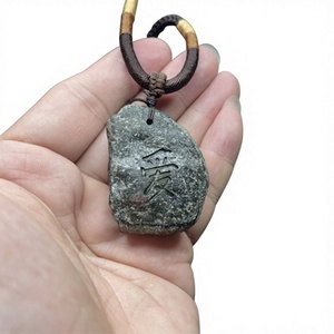 Pietra Grezza di Giadeite Naturale del Myanmar, Grado Ghiaccio del Campo Old Pit Hui Ka, Materiale per Ciondolo di Alta Qualità, Adatto per Live Streaming e Incisione del Nome - Product Image 1