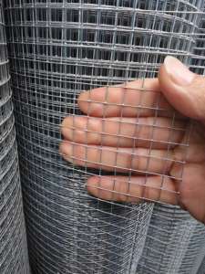 Rouleaux de treillis soudé en acier inoxydable et galvanisé à trous carrés pour la construction de clôtures et les <span class=keywords><strong>cages</strong></span> à oiseaux, fabriqués en fil de fer - Product Image 2