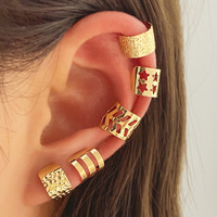 Clip d'oreille style rétro doré avec strass, zircon, perle, papillon ajouré, motif étoile et lune, chaîne – Vente en gros