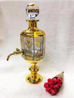 Nouvel arrivage de bouteille en cristal Attar colorée de magasin d'huile essentielle d'oud avec couvercle en verre résistant à l'alcool avec gravure uv