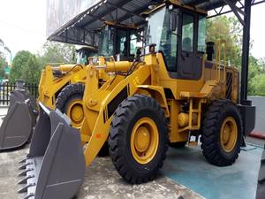 משטח מטען קדמי fl976h fl976h 7.0toter בקרת טייס עם מזלגות מתכווננות במלאי - Product Image 4