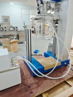 Émulsifiant à petite échelle, homogénéisateur, réacteur, mélangeur sous vide de laboratoire pour crème cosmétique, lotion, pâte avec réservoir de mélange en verre