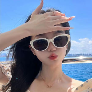 Gafas de Sol Retro Estilo Ojo de Gato, Montura Negra de PC, Polarizadas UV400, Unisex, Protección Solar, Estilo Urbano, Gafas de Verano a la Moda - Product Image 2