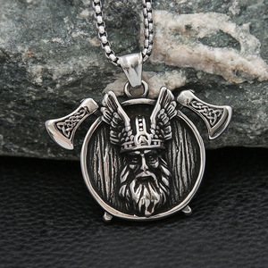 Collar con colgante de acero inoxidable con doble hacha vikinga de Yunnique, joyería de moda para hombre, regalo - Product Image 1