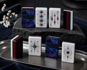 Juego de Mahjong Acrílico Azul Cósmico Personalizado, Fichas de Juego Grabadas con Temática Astronómica de Alta Gama, con Estuche de Cuero - Product Image 3