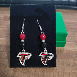 Boucles d'oreilles pendantes en perles acryliques, design papillon en alliage, couleur bonbon football, série 32 équipes sportives, Baldy More Raven - Product Image 2