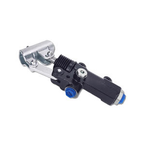 Pompe hydraulique manuelle à simple effet 20CC Petite pompe à huile à manivelle avec tuyau mural pour usage domestique - Product Image 1