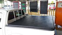 La meilleure couverture souple à trois plis pour pick-up Toyota Hilux Revo double cabine 2015+ Vente chaude Protection imperméable en PVC pour le coffre arrière