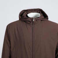 Survêtement technique de luxe pour hommes avec tissu technique respirant, idéal pour les occasions décontractées et sportives