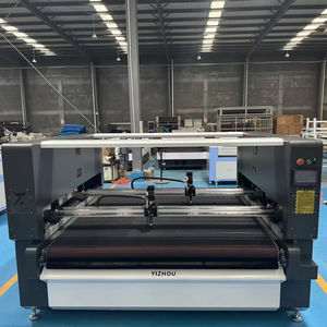 Machine de découpe laser à 4 têtes <span class=keywords><strong>Co2</strong></span> 1800*1500mm, moteur servo à crémaillère, pour textile, vêtements, vêtements de sport, peluche, jouet, chapeau, cuir - Product Image 1