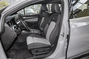 Auto Usata Golf 280TSI DSG R-Line Lite, Molto Popolare in Cina, Vendita Eccellente - Product Image 3