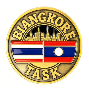 เหรียญตราบัญญัติการปฏิบัติหน้าที่ ชุบทองเคลือบแข็ง รูปทรงกลม ทำจากโลหะผสมสังกะสี ของที่ระลึก ดีไซน์รักชาติ ธงชาติไทยและลาว - Product Image 1