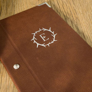 Porte-menus en cuir sur mesure avec fixation extérieure par vis, porte-menus d'hôtel à 2 panneaux, livre de menus de restaurant - Product Image 6