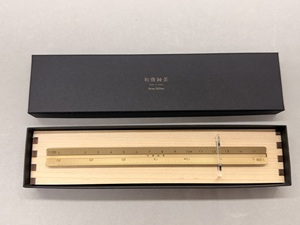 Regla de Latón con Forma Única de Bordes Afilados, Escala Triangular para Arquitectura e Ingeniería - Product Image 2