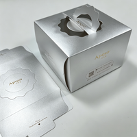 Caja de Cartón Rígido de Alta Gama con Estampado en Relieve y Lámina Dorada, Apta para Alimentos, con Asa, para Panadería y Empaque de Alimentos