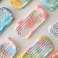 HEPOLILO Chaussettes de yoga et de Pilates unisexe en coton/polyester/spandex, tie-dye, avec logo brodé, antidérapantes, tricotées, collection Printemps, vente en gros