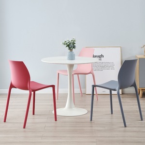 Silla <span class=keywords><strong>de</strong></span> <span class=keywords><strong>Comedor</strong></span> <span class=keywords><strong>de</strong></span> Plástico Moderna, Minimalista y Económica, Estilo Nórdico, con Respaldo, para Uso <span class=keywords><strong>en</strong></span> Hoteles y Centros Comerciales, Interior y Exterior, Apilable, <span class=keywords><strong>de</strong></span> PP - Product Image 3