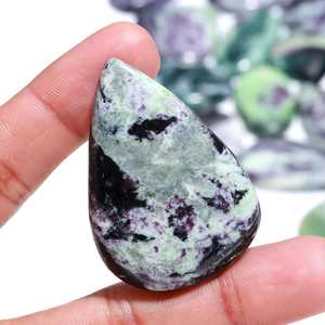 Pierre précieuse naturelle Kammererite cabochon, mélange blanc et noir, formes variées, pierre en vrac pour la fabrication de bijoux, haute qualité, certifiée par une tierce partie - Product Image 1