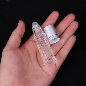 Botella de vidrio antideslizante de 10 ml, botella separada para aceites esenciales, botella separada para esencias, botella vacía para muestras con aplicador de bolas. - Product Image 2